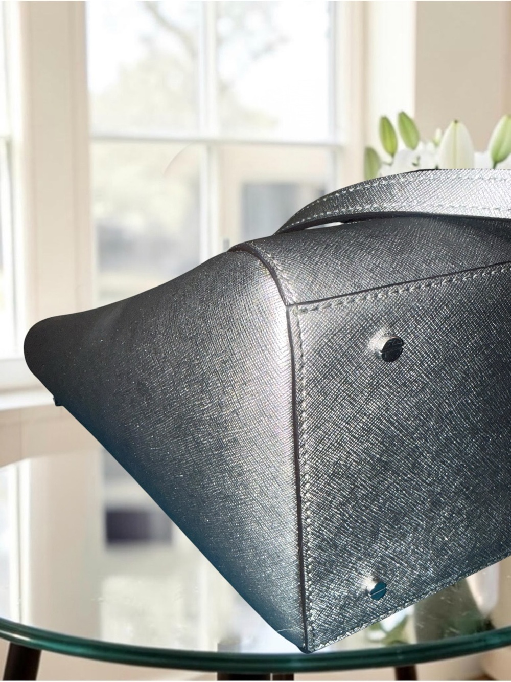 3FER Karl Lagerfeld Park Metallic Silver Tote with Matching Pouch & Accent Scarf - Picture 7 of 16